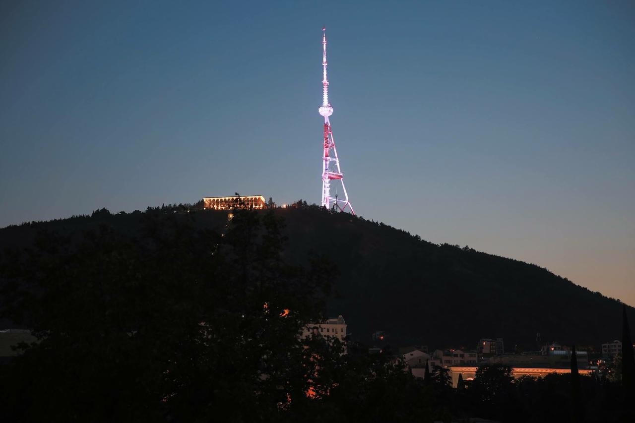 Guest House Sky Plus Tbilisi Exterior foto